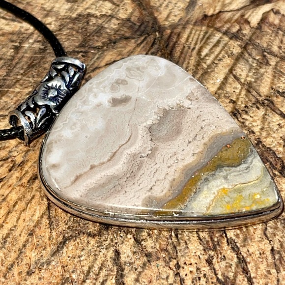 Beautiful Gray & Yellow Bumblebee Jasper 2 1/4” - Picture 11 of 17